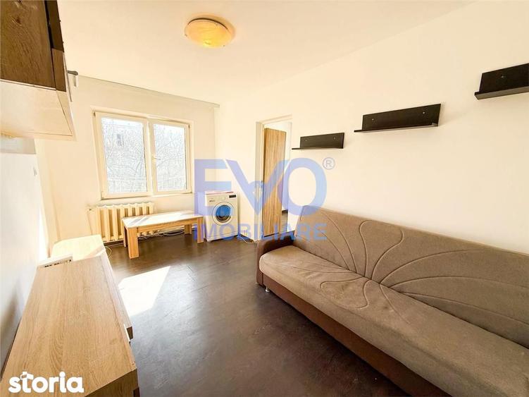 Apartament cu 3 camere nedecomandat în Tătărași