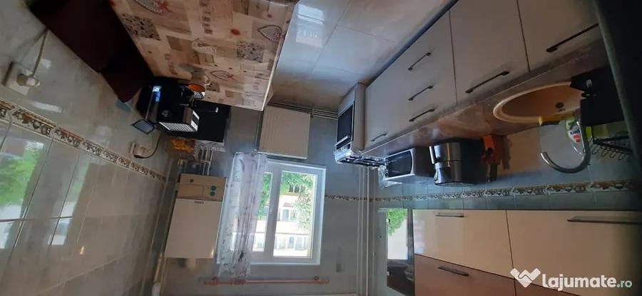 Apartament cu 2 camere decomandat în Răcădău
