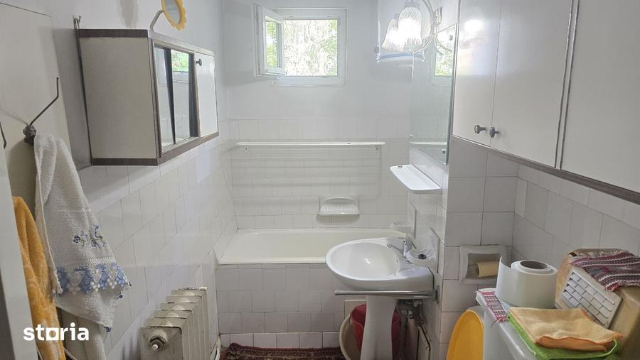 Apartament cu 4 camere decomandat în Mihai Eminescu