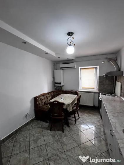Apartament cu 3 camere decomandat în Lăpuș Argeș