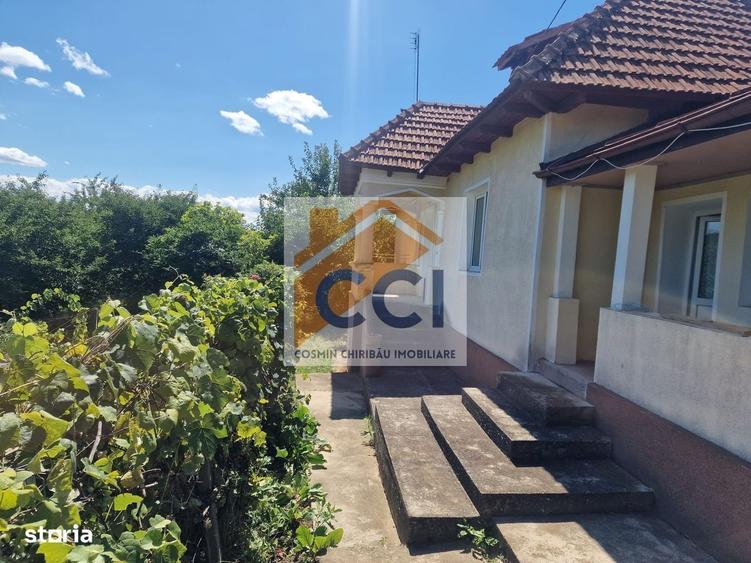 Casă cu 4 camere cu Teren 10426 Mp în Central