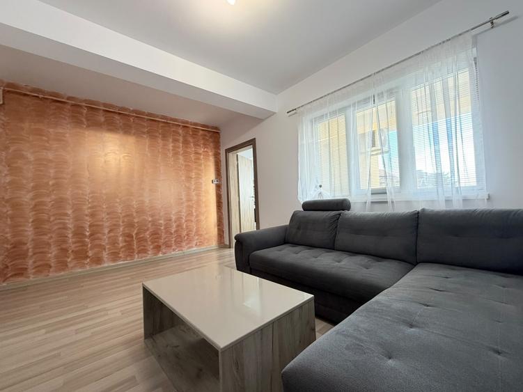 Apartament cu 3 camere decomandat în Bucovina