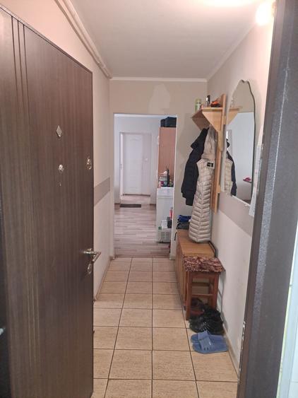 Apartament cu 2 camere semidecomandat în Vitrometan