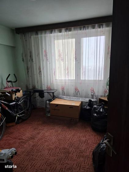 Apartament cu 3 camere decomandat în Ferentari