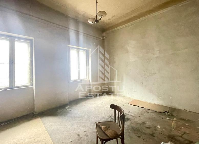 Apartament cu 3 camere semidecomandat în Ultracentral