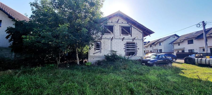 Casă cu 4 camere în Șcheia