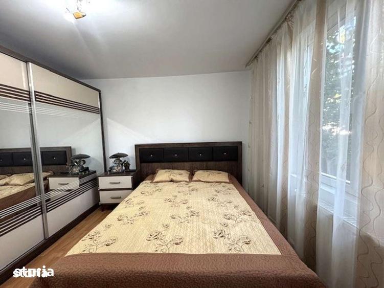 Casă cu 7 camere cu Teren 1250 Mp în Central