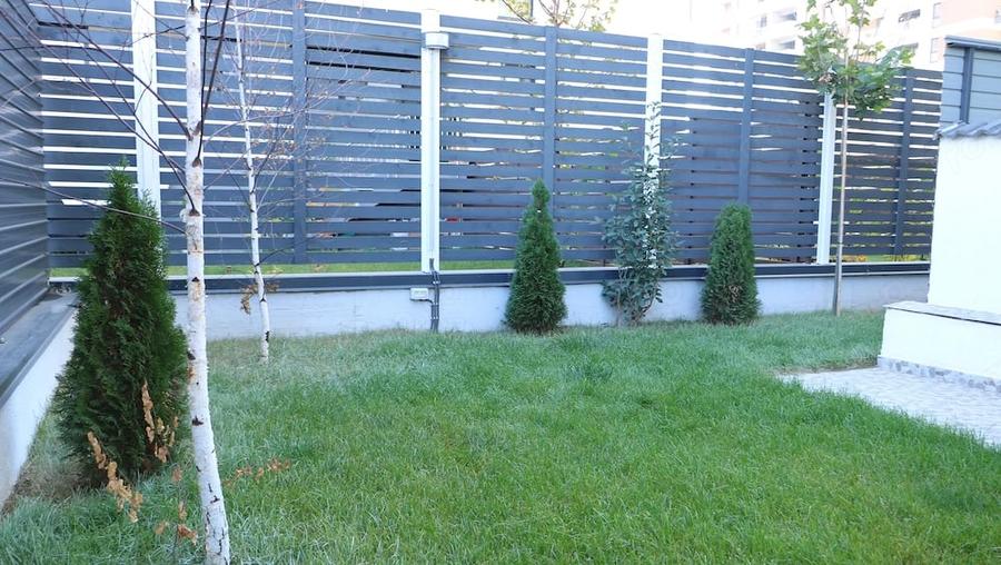 Apartament cu 3 camere semidecomandat în Sud