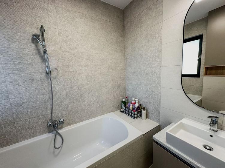 Casă individuală cu 5 camere cu Canalizare în Pipera