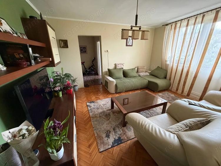 Apartament cu 2 camere semidecomandat în Central