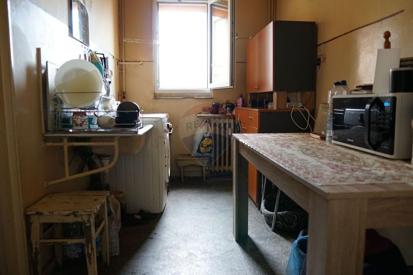 Apartament cu 2 camere decomandat, mobilat în Progresul