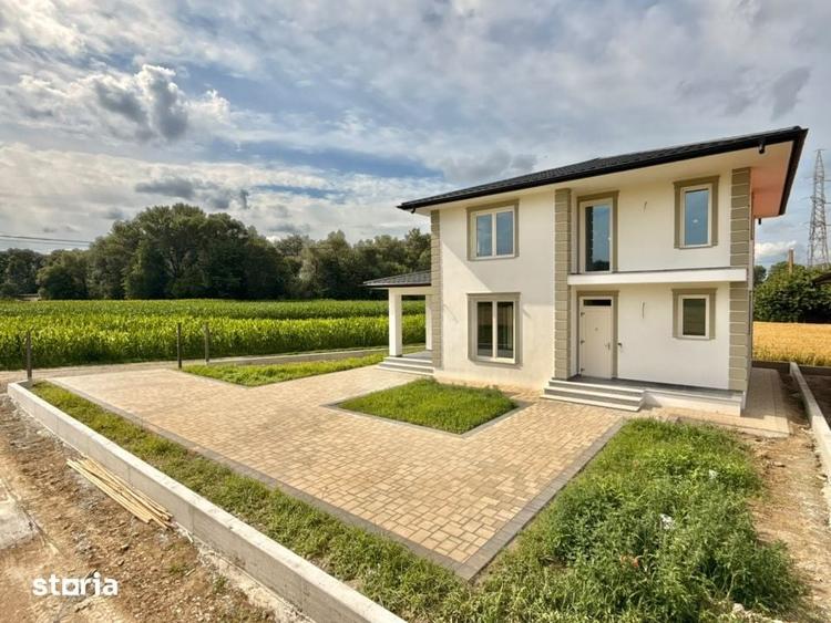 Casă cu 5 camere cu Teren 480 Mp în Horodnic