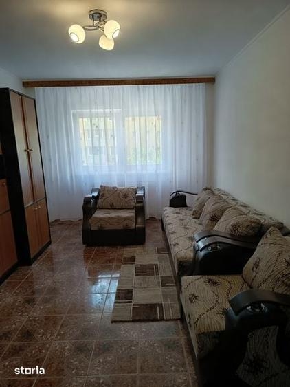 Ofer spre inchiriere apartament cu trei camere - 2