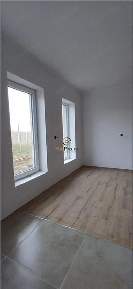 Casă cu 2 camere cu Teren 700 Mp în Variaș