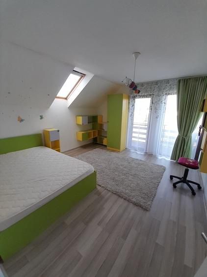 Casă cu 4 camere cu Teren 420 Mp în Central