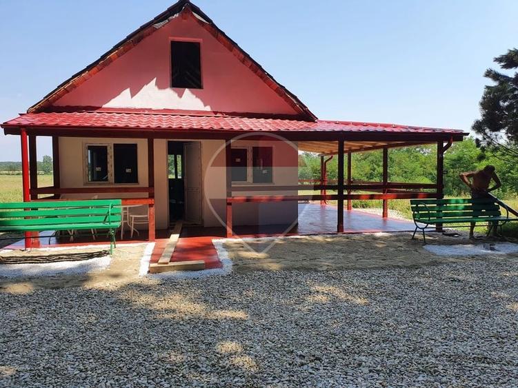 Casă individuală cu 4 camere cu Teren 1000 Mp în Periș