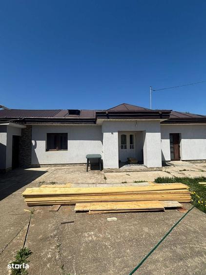 Casă cu 4 camere cu Teren 1070 Mp în Central