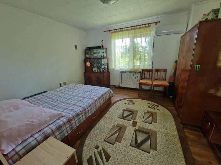 Casă cu 4 camere cu Teren 2000 Mp în Colibași