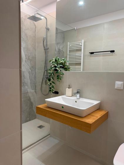 Apartament cu 3 camere decomandat în Aviației