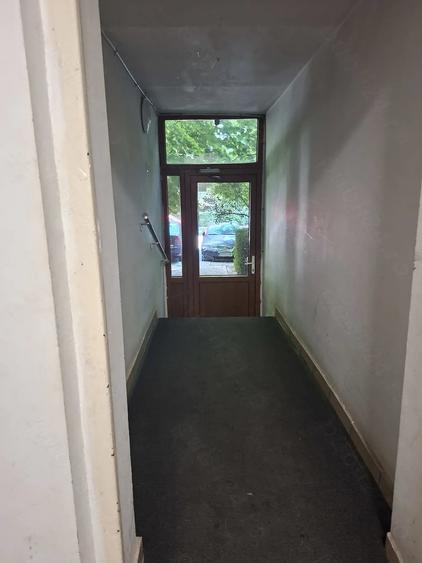 Apartament cu 3 camere decomandat în Tineretului