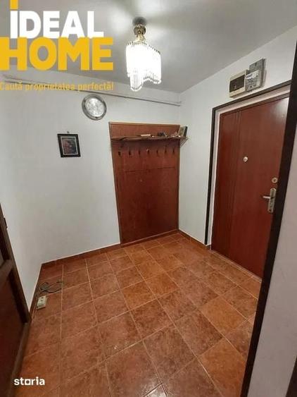 Apartament cu 2 camere semidecomandat în Podu Roș