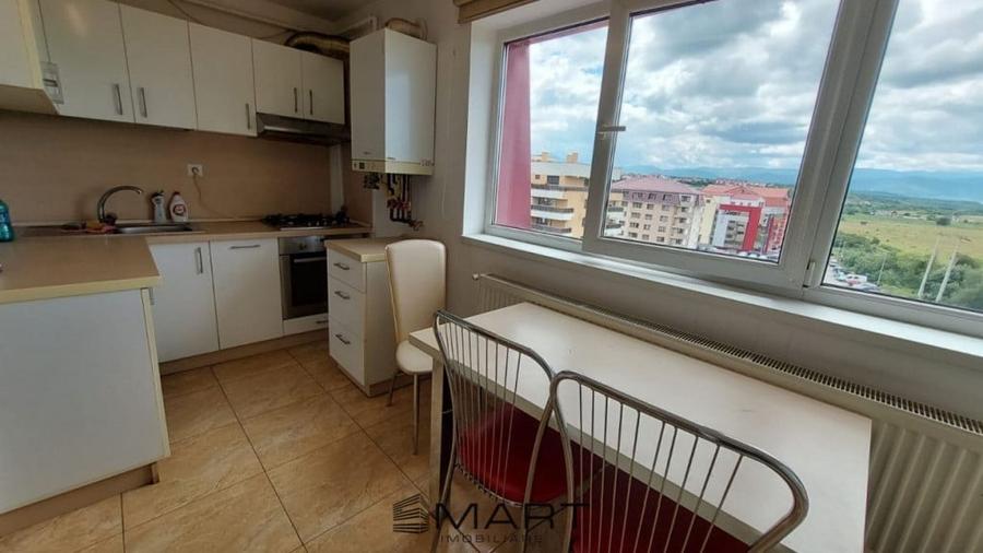 Apartament cu 4 camere decomandat în Ștrand