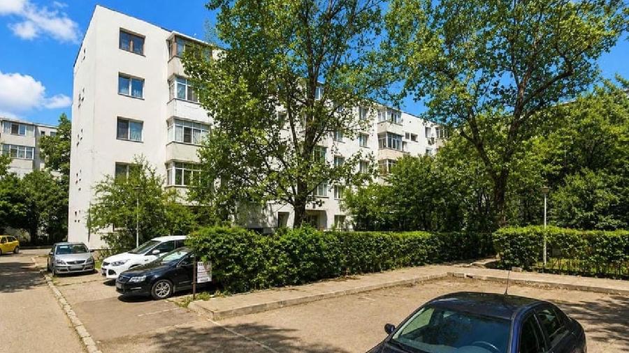 Apartament cu 4 camere decomandat în Alexandru cel Bun — fotografia 1