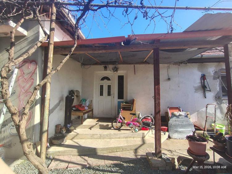 Casă cu 4 camere decomandat în Vinga