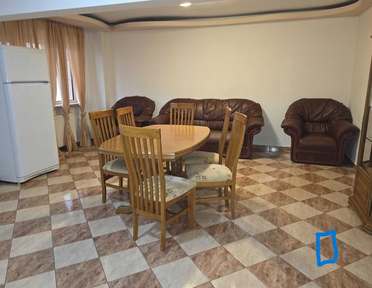 Apartament cu 3 camere decomandat, mobilat în Găvana