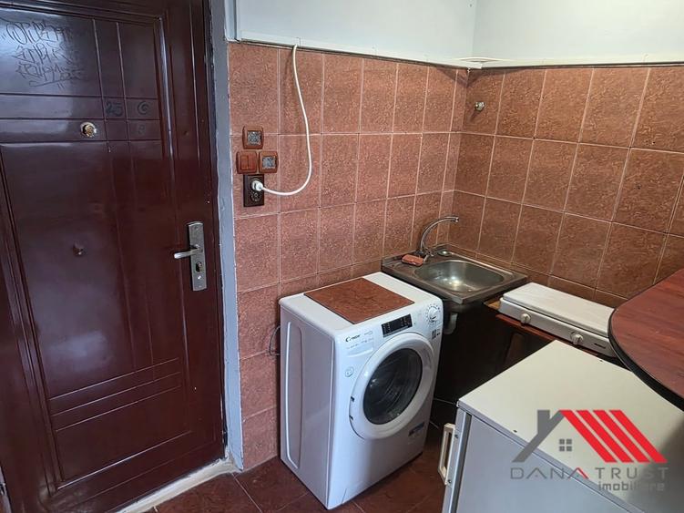Complexul Studentesc - Garsoniera  17 mp - 200 euro - 8