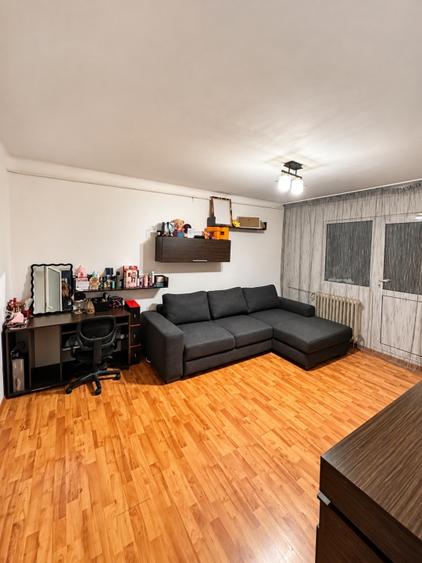 Apartament cu 2 camere decomandat, mobilat în Rovine