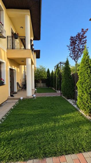 Casă cu 4 camere în Valea Adâncă