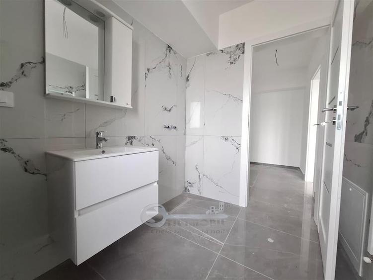 Apartament cu 3 camere decomandat în Galata