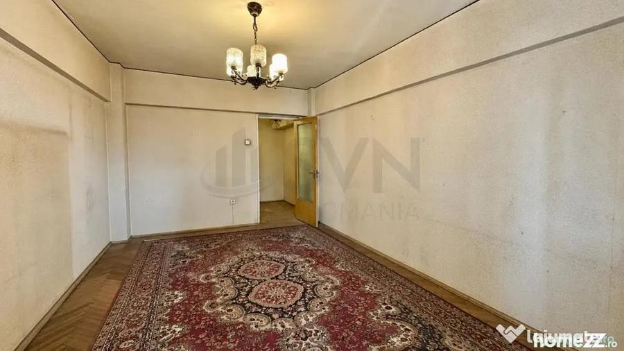Apartament cu 4 camere decomandat în Lacul Tei