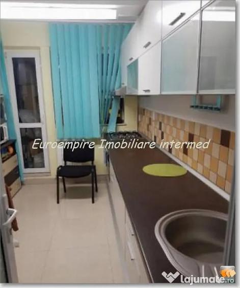 Apartament cu 3 camere semidecomandat în Central