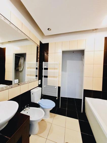 Apartament cu 3 camere decomandat, mobilat în Universitate
