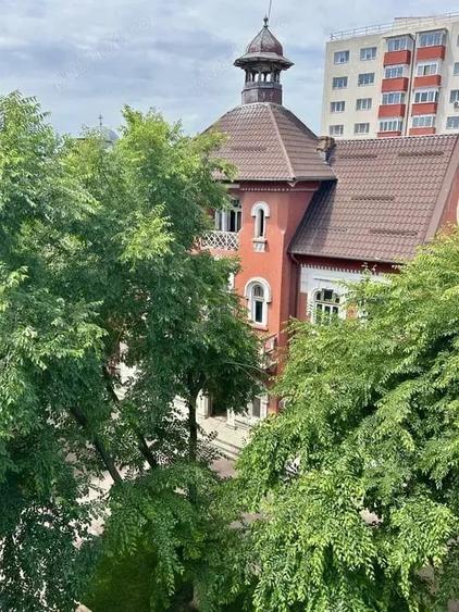 Apartament cu 3 camere decomandat în Ultracentral