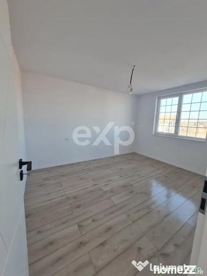 Casă cu 4 camere cu Teren 2500 Mp în Trivale