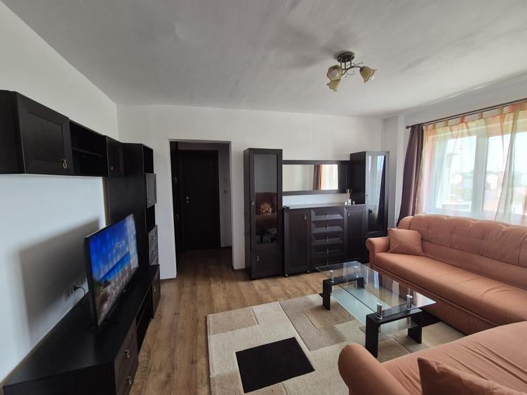 Apartament cu 3 camere semidecomandat în Șagului