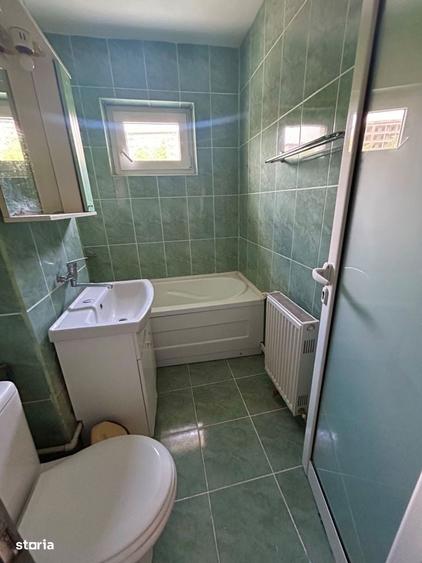Apartament cu 3 camere semidecomandat în Ciupercenii Noi