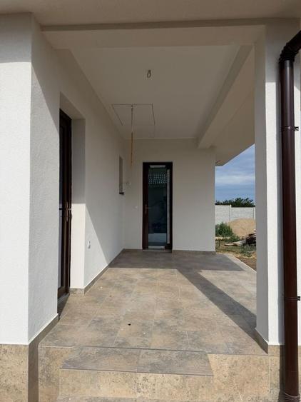 Casă cu 3 camere în Sântandrei