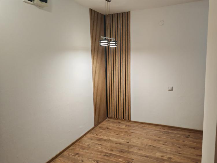 Apartament cu 3 camere decomandat în Astra