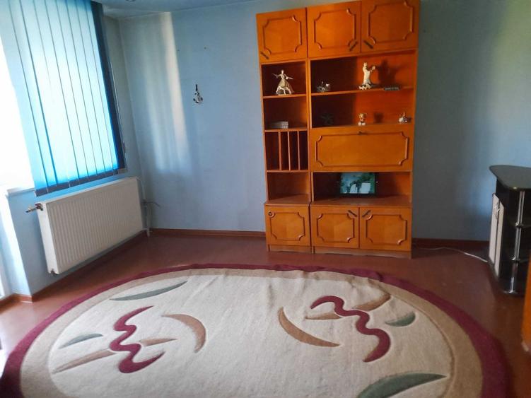 Apartament cu 2 camere semidecomandat în Titulescu