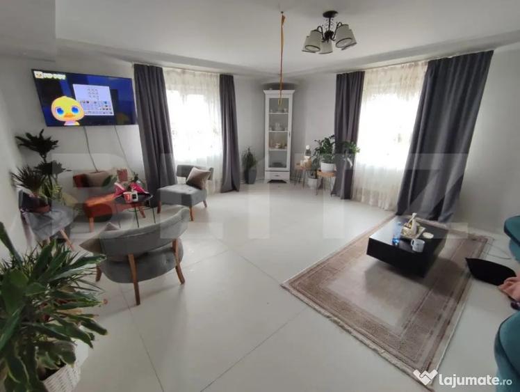 Casă cu 5 camere cu Teren 970 Mp în Rădăuți