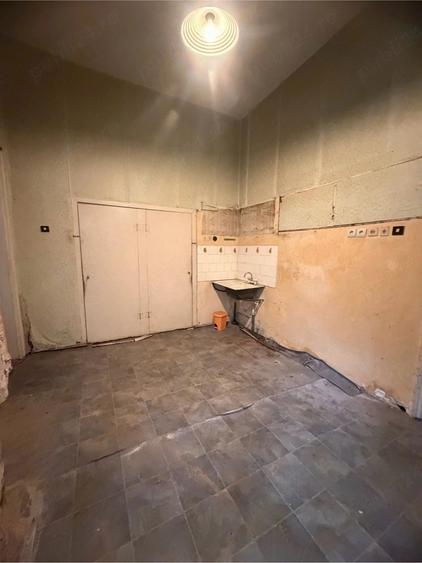 Casă cu 4 camere cu Teren 1412 Mp în Ultracentral