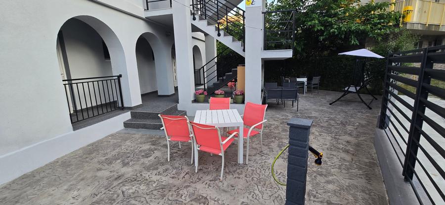 Hotel/Pensiune, de 20 mp, în Est