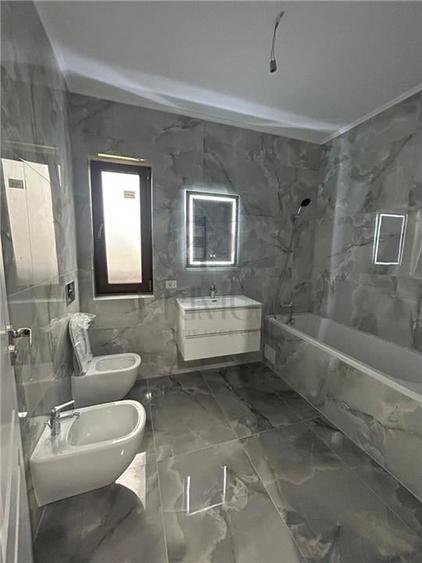 Casă individuală cu 4 camere cu Canalizare în Șag