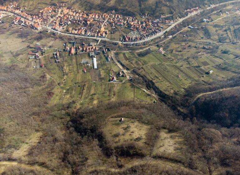 Teren de 8900 mp, în Laz (Săsciori)