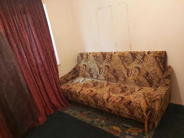 Apartament 3 camere de inchiriat, langa Piata Rogerius etaj 4, Pret 200 euro/luna - 2