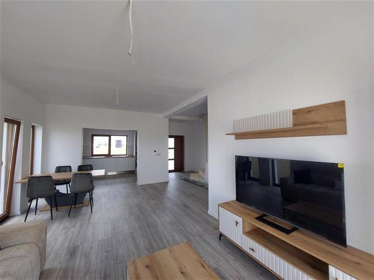 Duplex cu 4 camere cu Canalizare în Vladimirescu